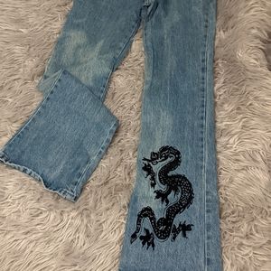 Vtg Low Rise Flared Jeans with Applique size 5